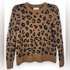 Old Navy Brown Leopard Print Women’s M Black on Brown background Warm & Soft